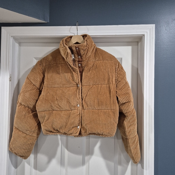 BDG Urban Outfitters Corduroy Jacket Medium Brown Cropped Bomber Puffer Fall - Picture 1 of 9